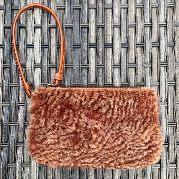 𝅺patricia Nash Piedmont Laser Cut Sherpa and Leather Wristlet - Tan - Picture 1 of 13